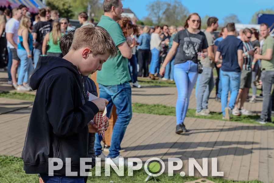 Publiek    Bezoekers (76)